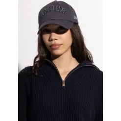 Amour Cap