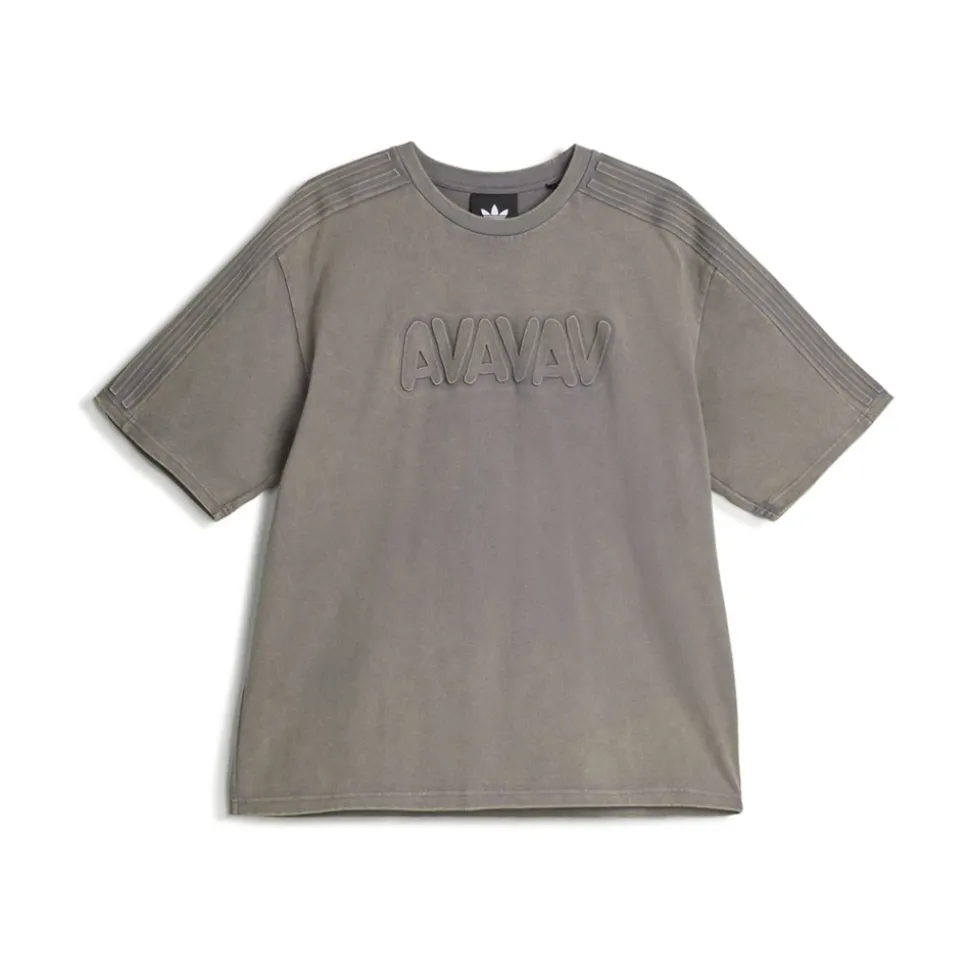 AV Tee