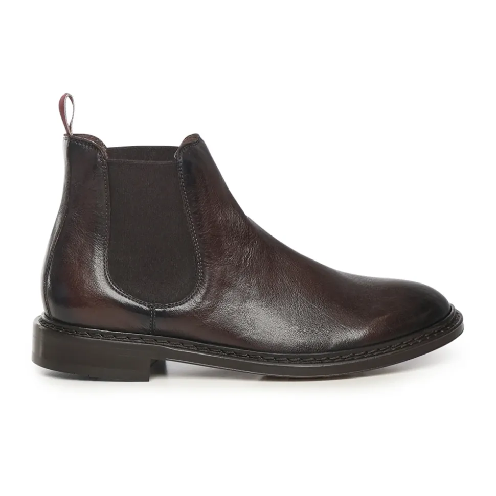 Bottes Élégantes avec une Touche Italienne