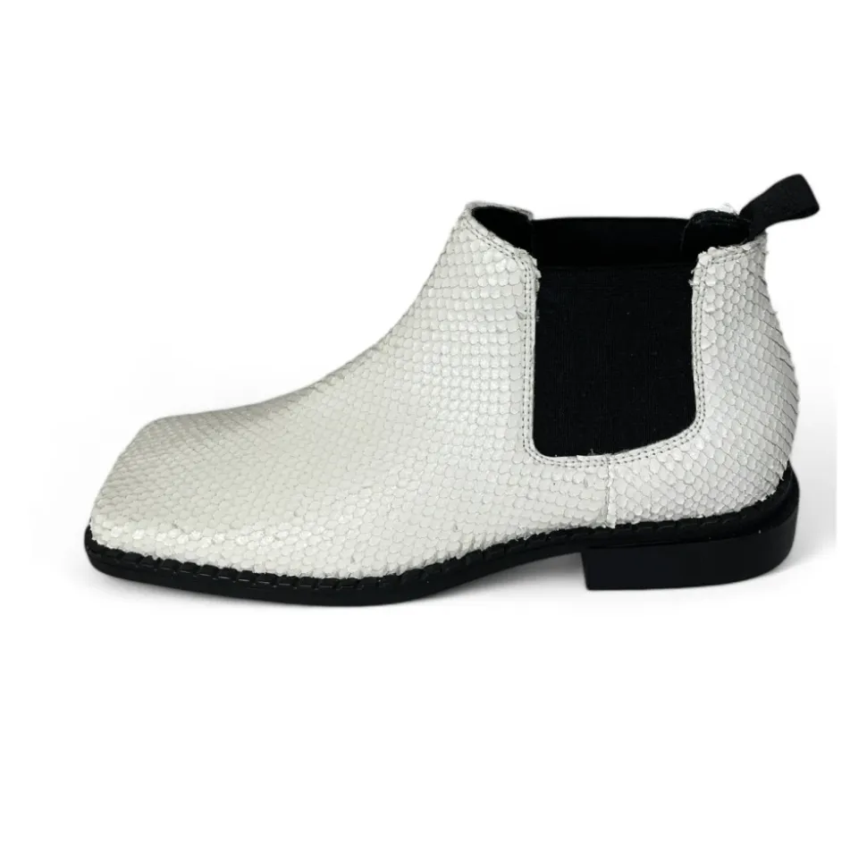 Bottine en cuir blanc motif reptile