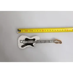 Broche Guitare Dorée avec Logo et Perles en Laiton