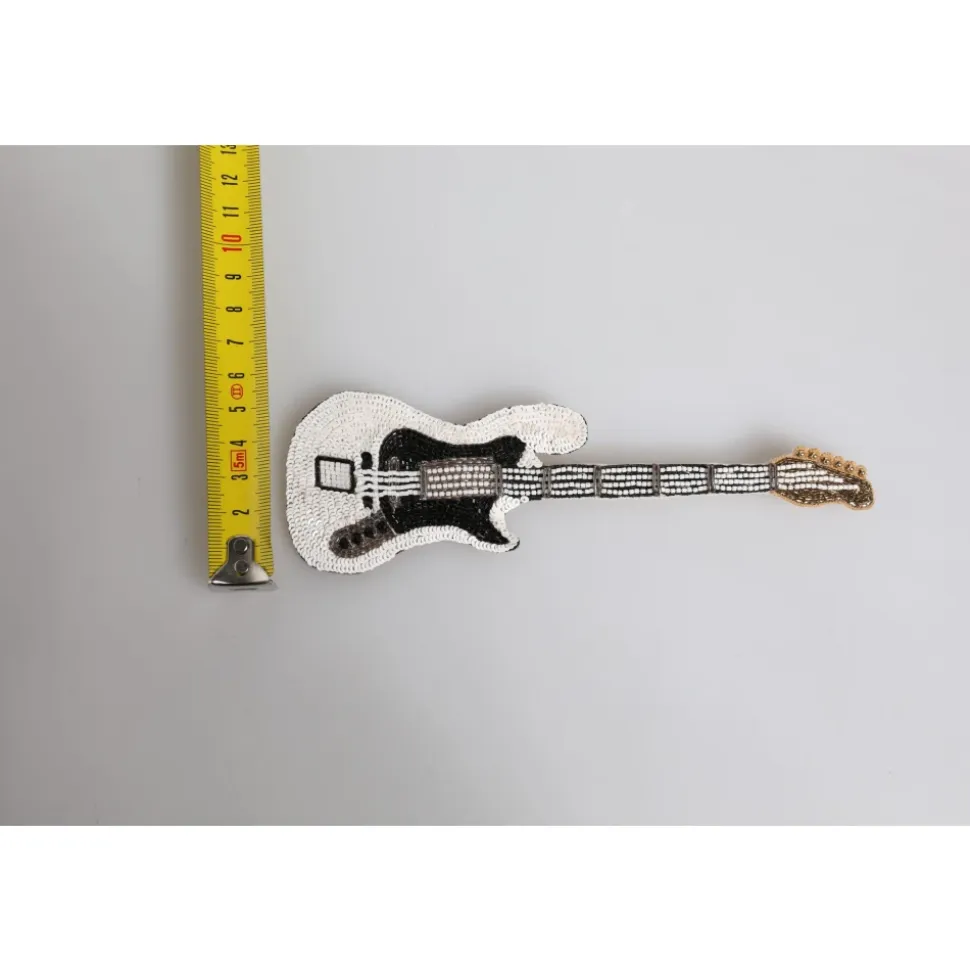 Broche Guitare Dorée avec Logo et Perles en Laiton