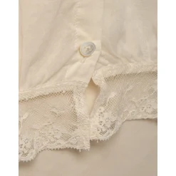 Camicia romantica