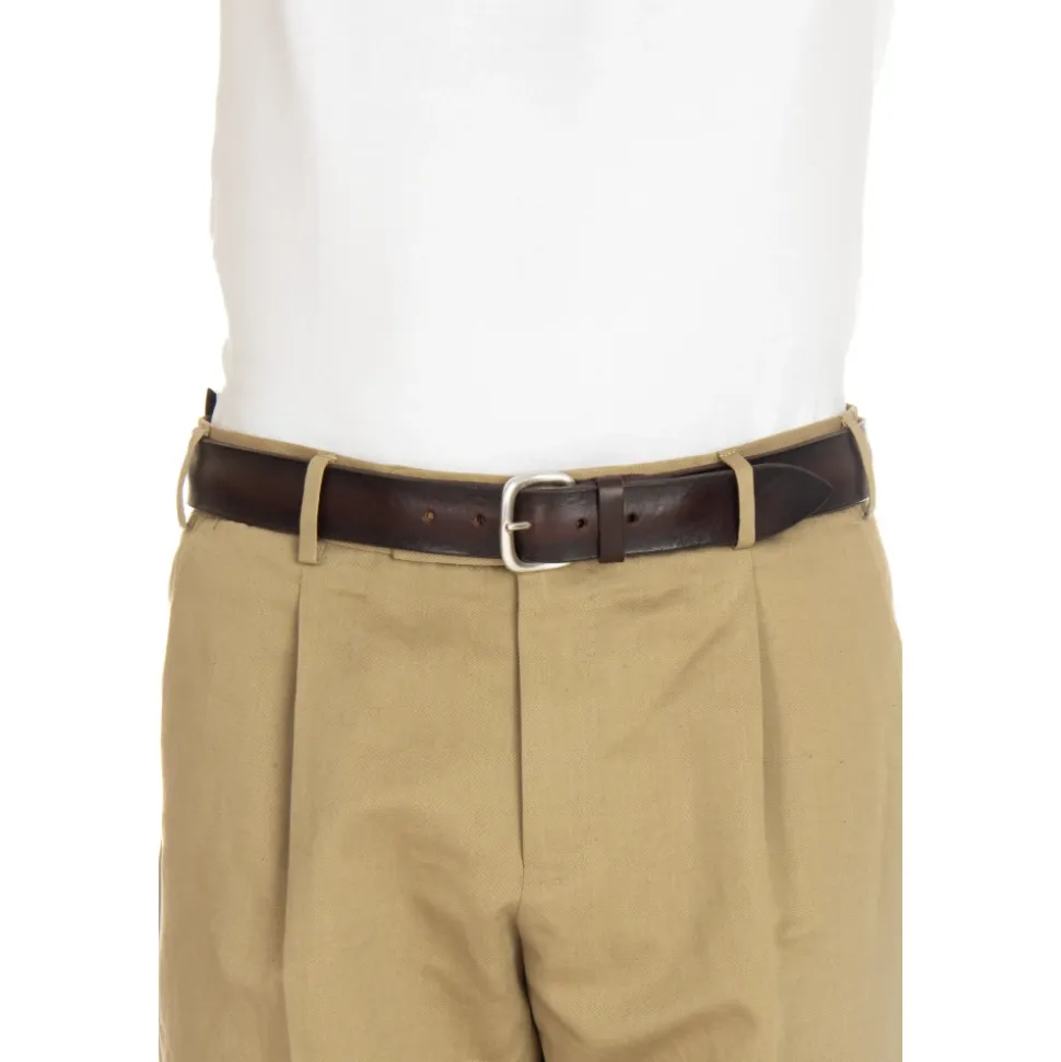 Ceinture en cuir avec boucle argentée