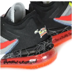 Chaussure de basket Lebron XVIII Low