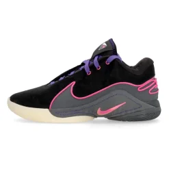 Chaussure de basket Lebron XXII