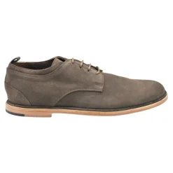 Chaussure à lacets