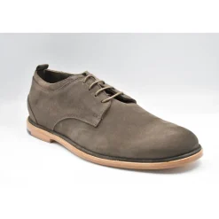 Chaussure à lacets