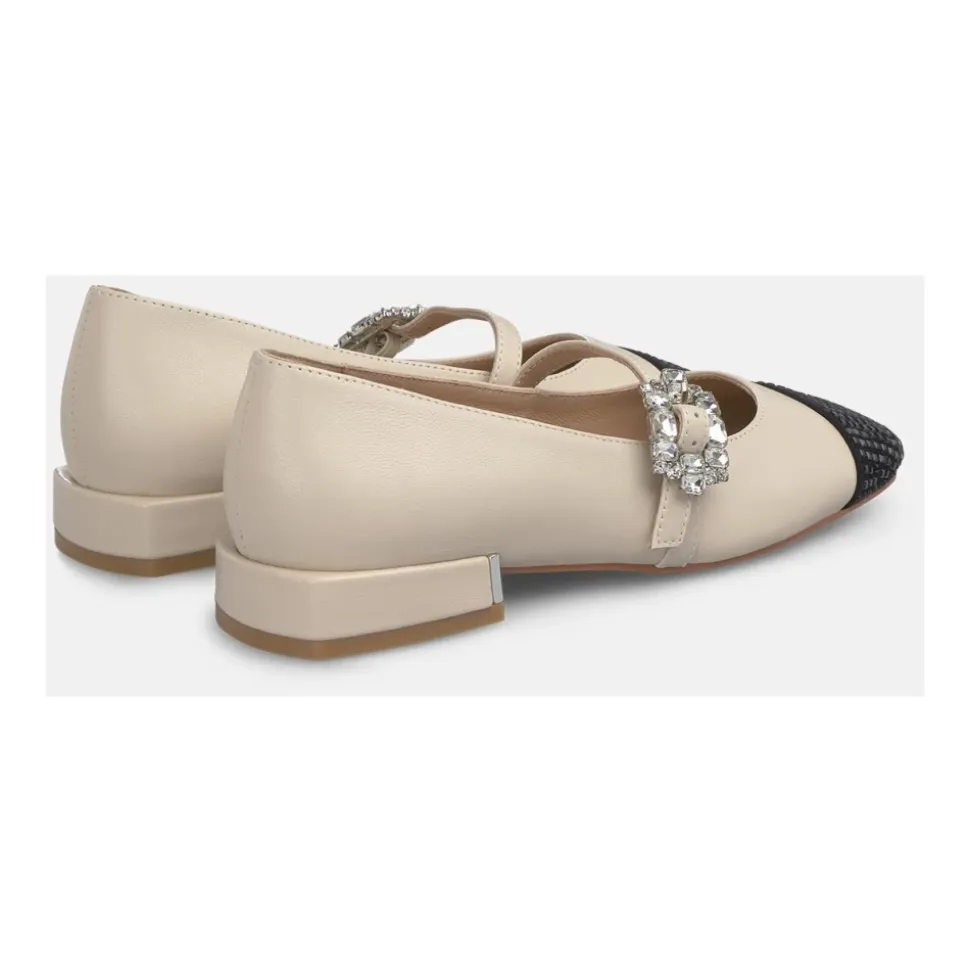 Chaussure plate avec embout en strass
