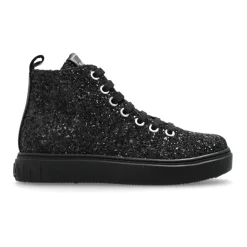 Chaussures de sport au-dessus de la cheville