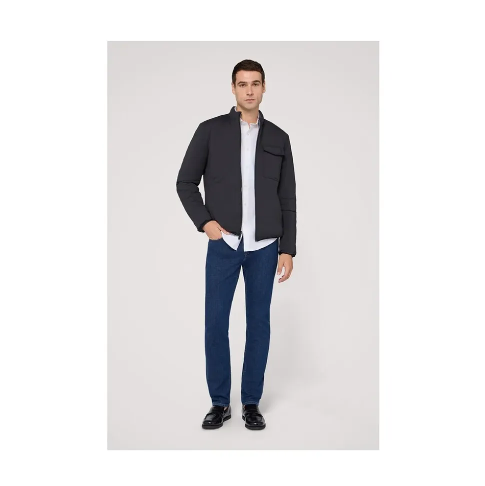 370 Close Slim-fit Jeans