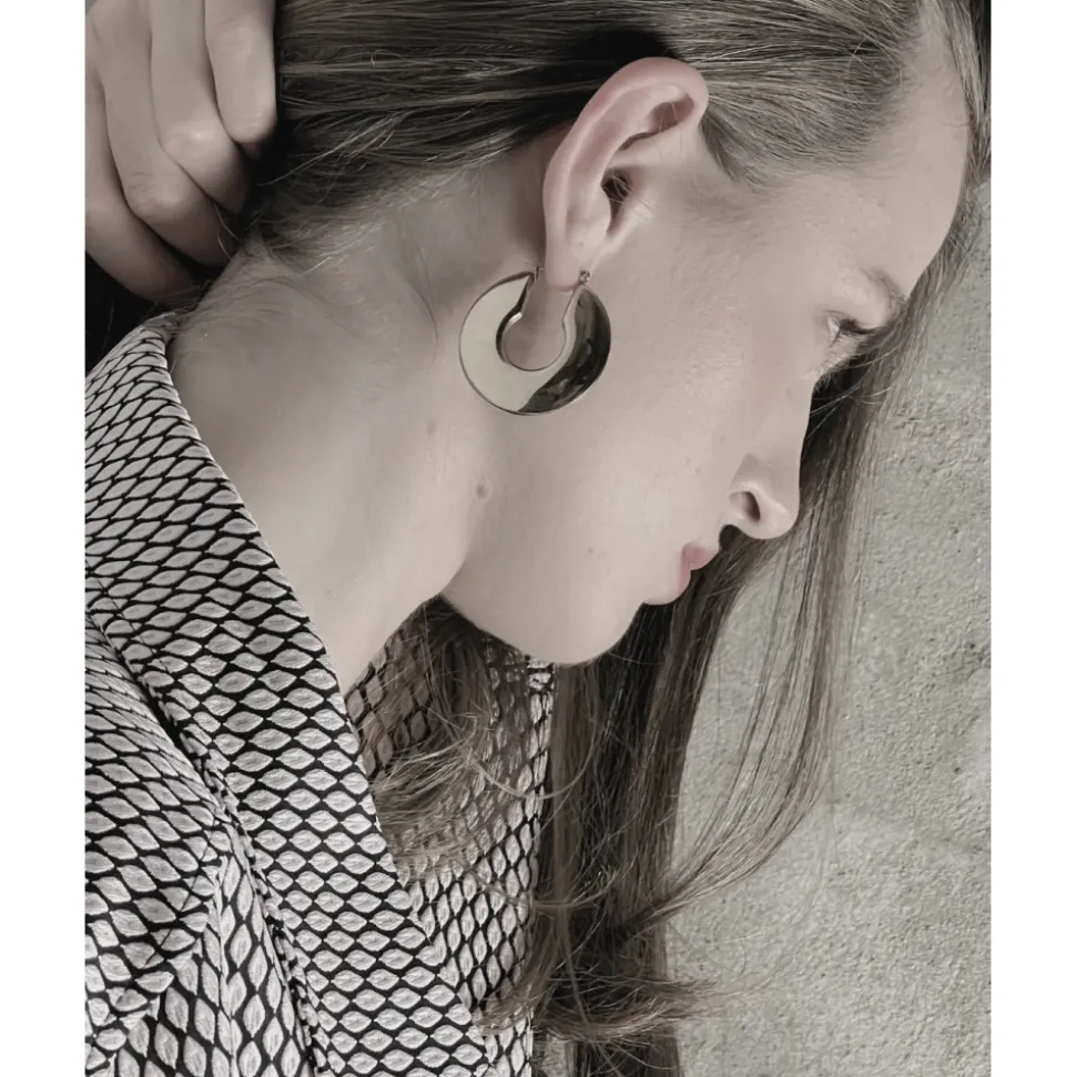 Courage Waterproof U-Turn Statement Earring