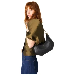 Croisette M Shoulder Bag