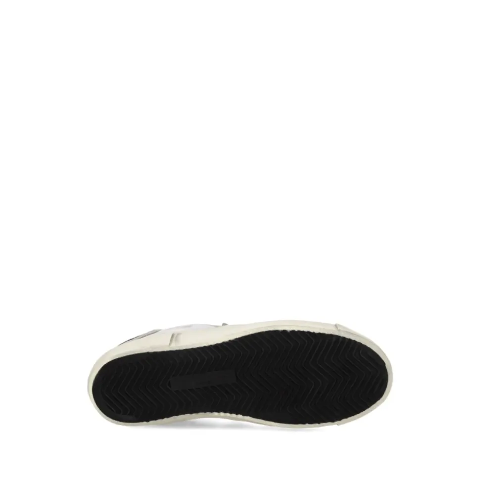 Flat shoes