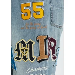 Jeans avec des patchs