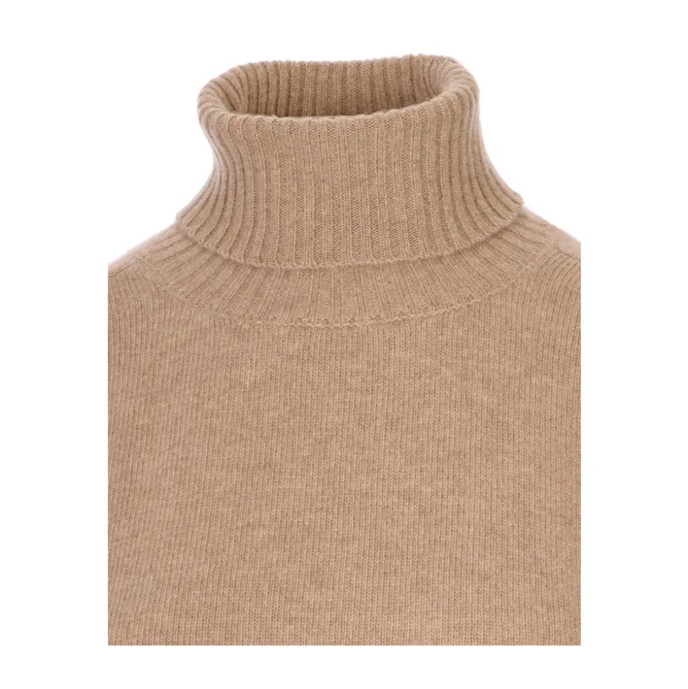 Lestat Turtleneck