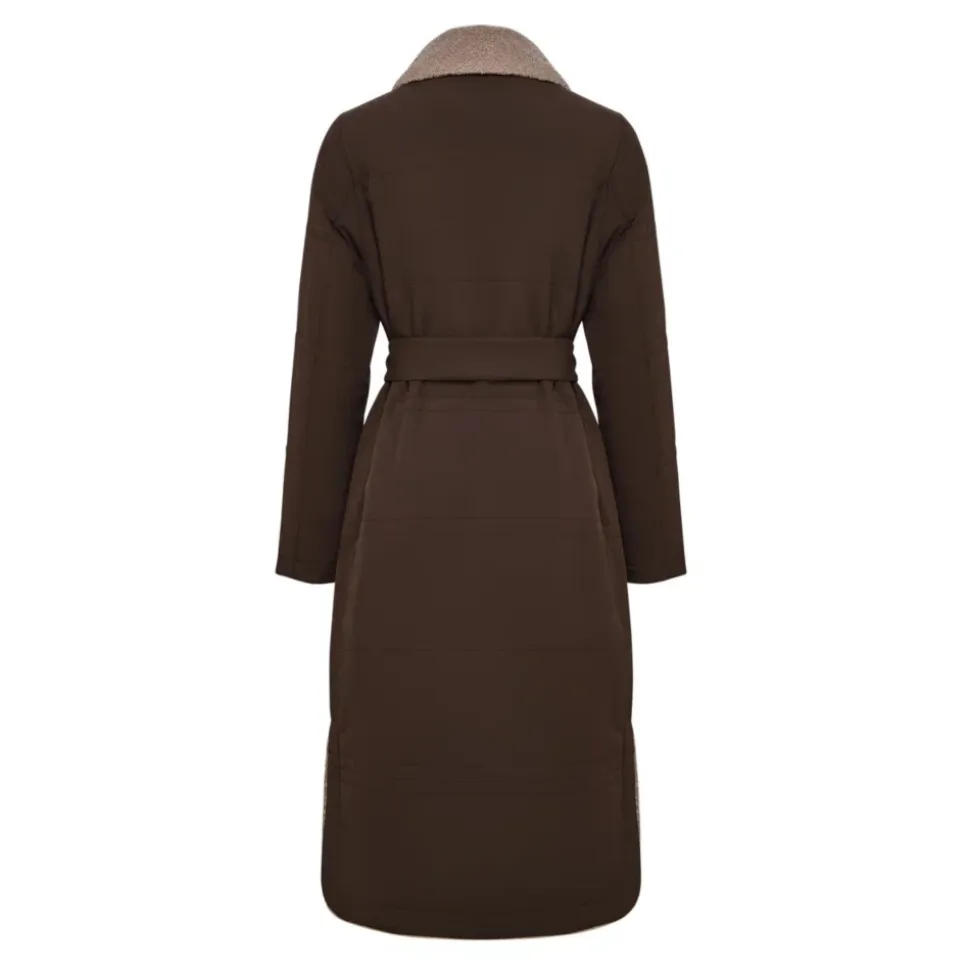 Long manteau ceinturé avec col en peau lainée