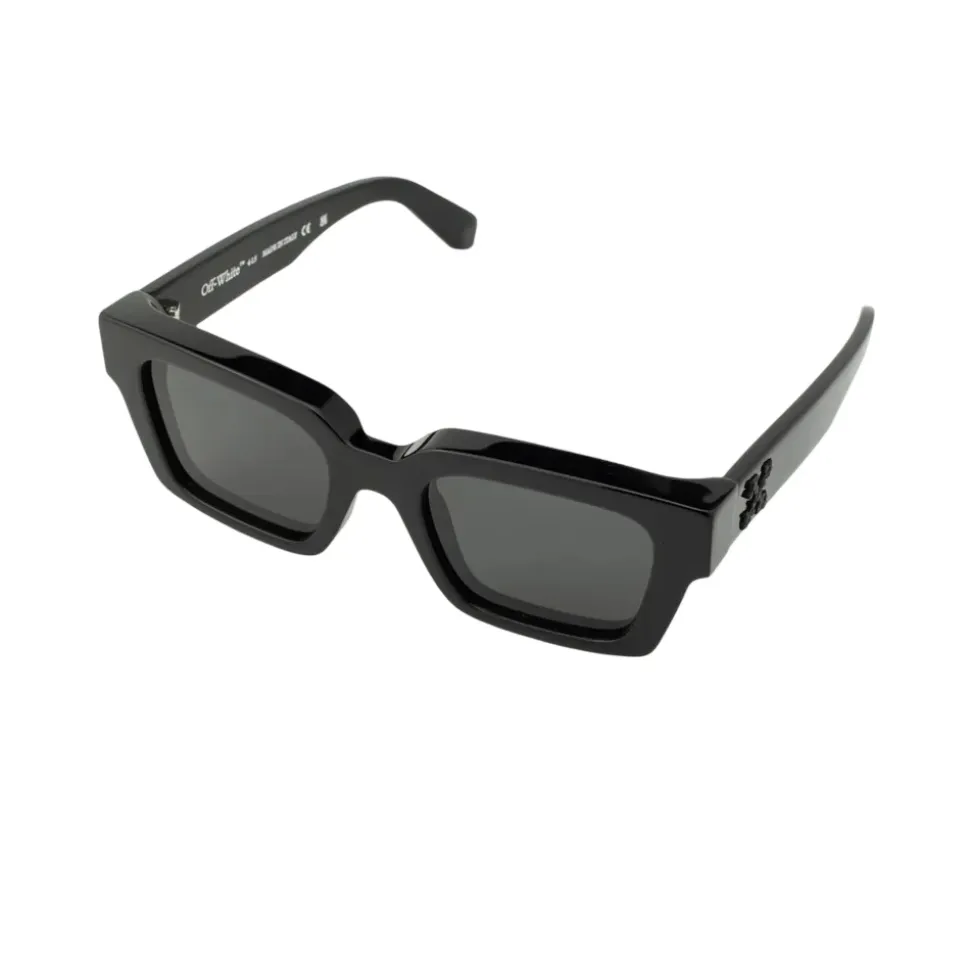 Lunettes de soleil noires Modèle Virgirl 1307