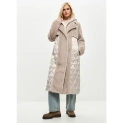 Manteau matelassé en fausse fourrure perle avec ceinture
