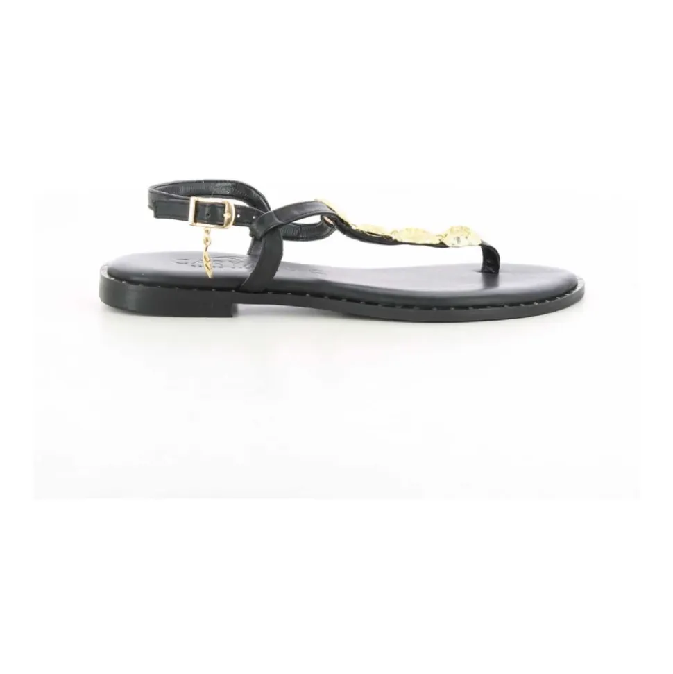 Niki Flat Sandal