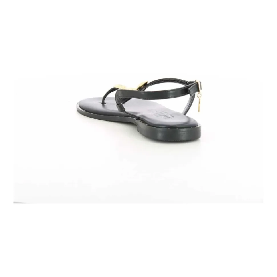 Niki Flat Sandal