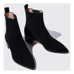 Olivia Bottes en Daim