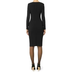 Robe en crêpe léger avec chaîne de bijoux
