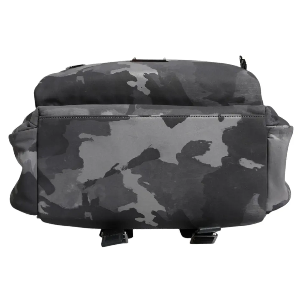 Sac à dos gris camouflage avec logo