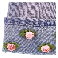 Salopette en jean avec petites roses