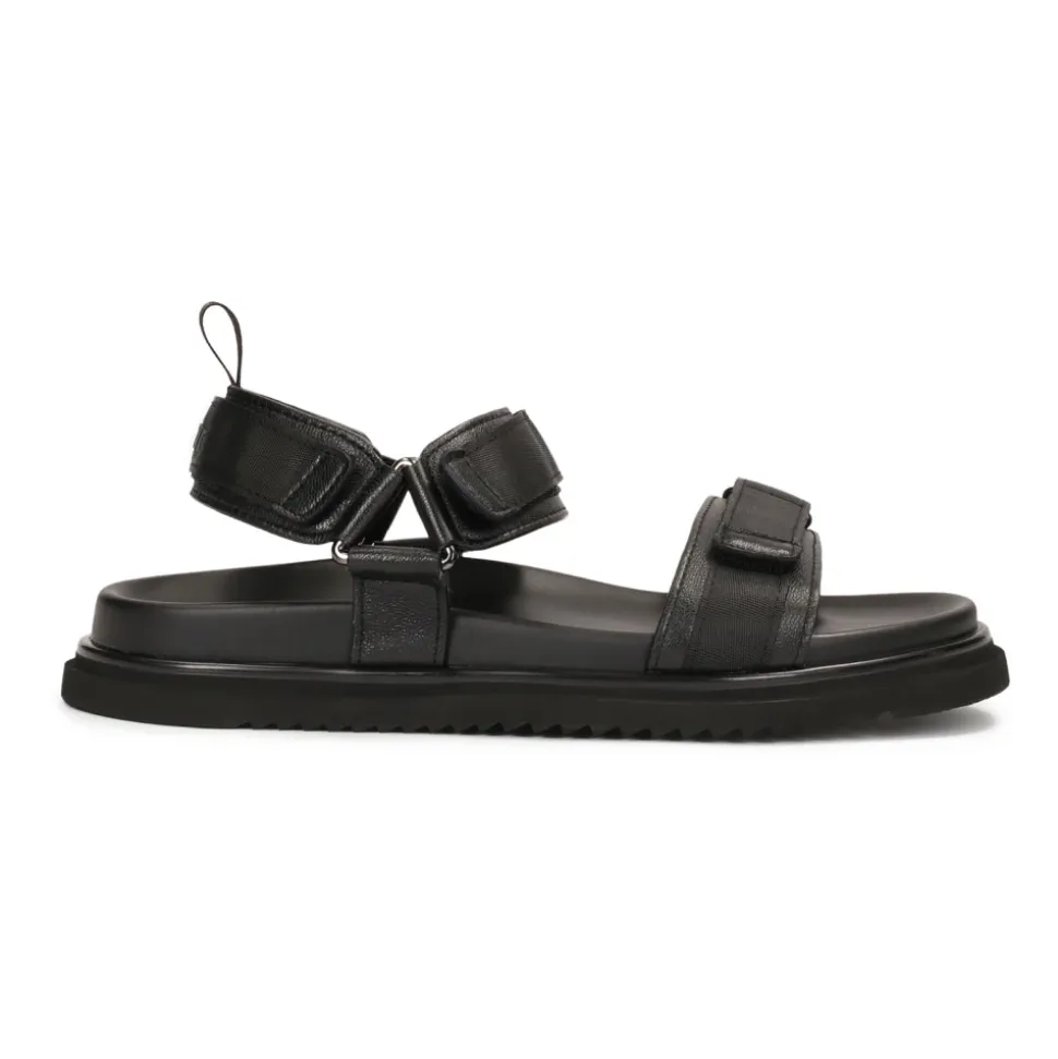Sandales noires en cuir avec des sangles en velcro