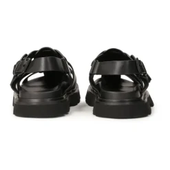 Sandales noires en cuir avec orteils couverts