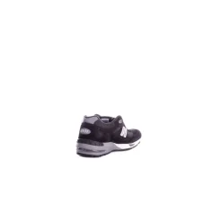 Sneakers avec dessus en daim et logo