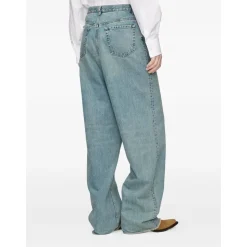 Straight Jeans