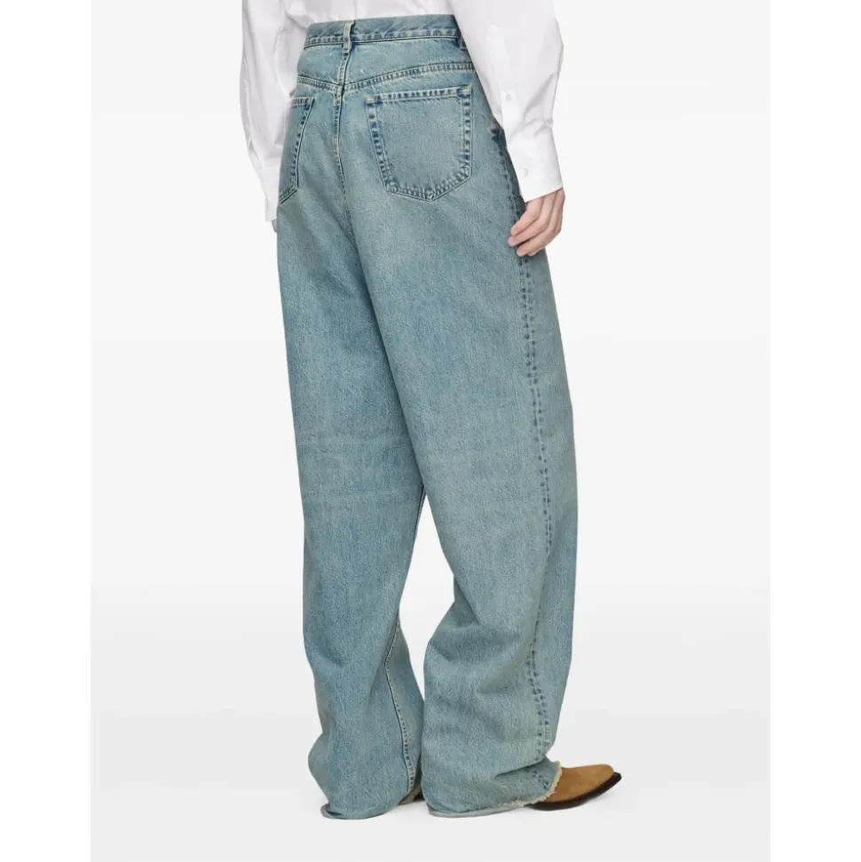 Straight Jeans