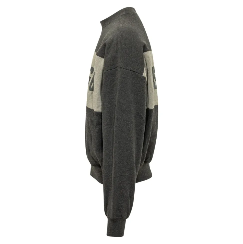 Sweatshirt Court