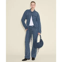 Veste en Coton Bleu avec une Touche Moderne