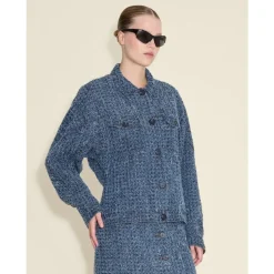 Veste en Coton Bleu avec une Touche Moderne