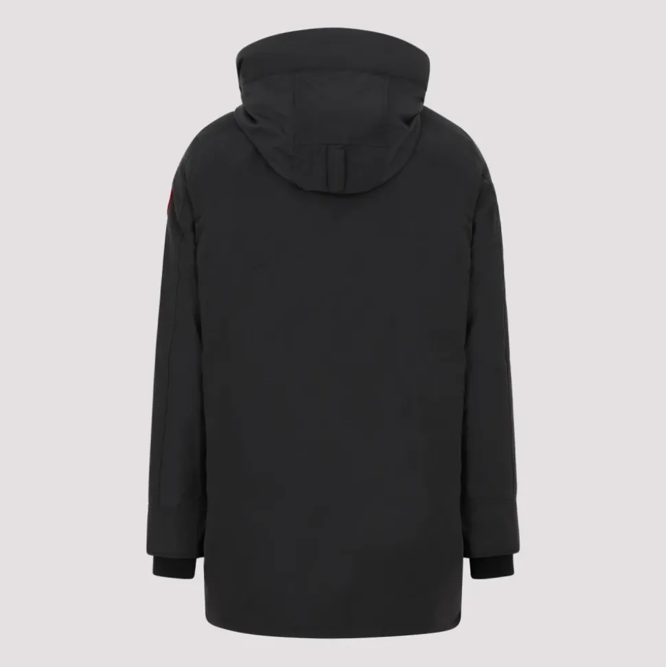Veste noire pour des aventures par temps froid